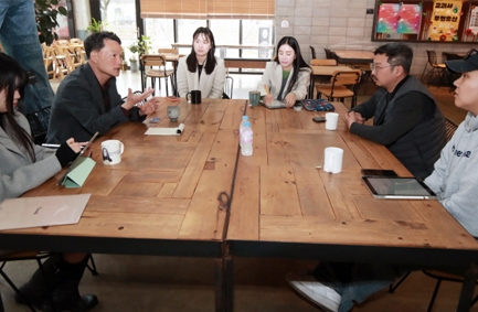 봄을 만드는 사람들 섬네일 파일